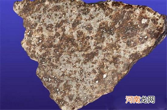 石陨石的物理特征 鉴定石陨石最大特点