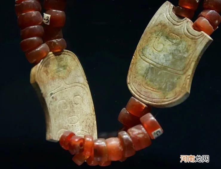 西玛瑙古珠真品图片