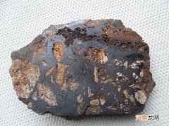铁陨石与石铁陨石的差别 石铁陨石铁锈特征图片