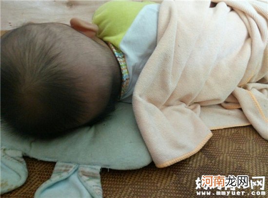 宝宝枕秃是怎么回事 宝宝枕秃就=缺钙吗