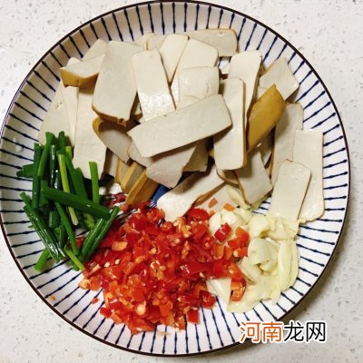 小炒香干鲜嫩入味 香干怎么炒好吃