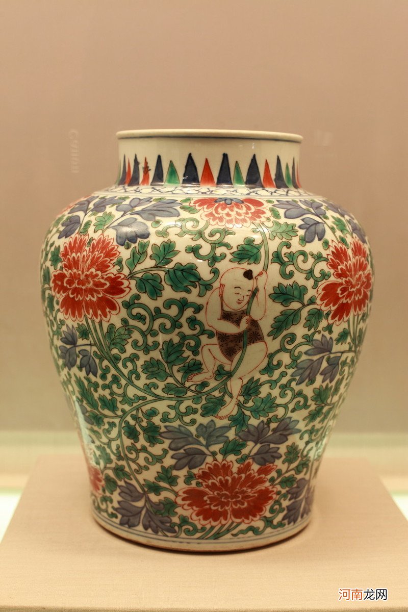 康熙时期是五彩的最高峰 五彩瓷器是从哪个年代出现的