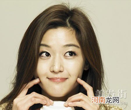 十二星座适合的发型 女性演绎十二星座发型魅力