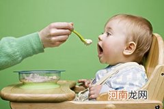 为婴儿添加辅食的规律和原则