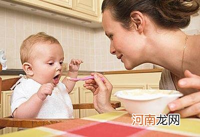 给6个月的孩子添加辅食，把握好5个原则，奠定孩子健康的基础