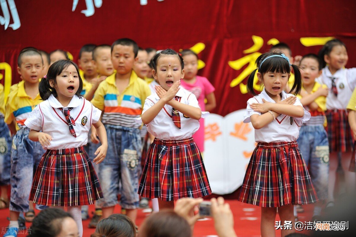 幼儿园常放的10首爱国歌曲 与热爱祖国相关的儿歌有哪些