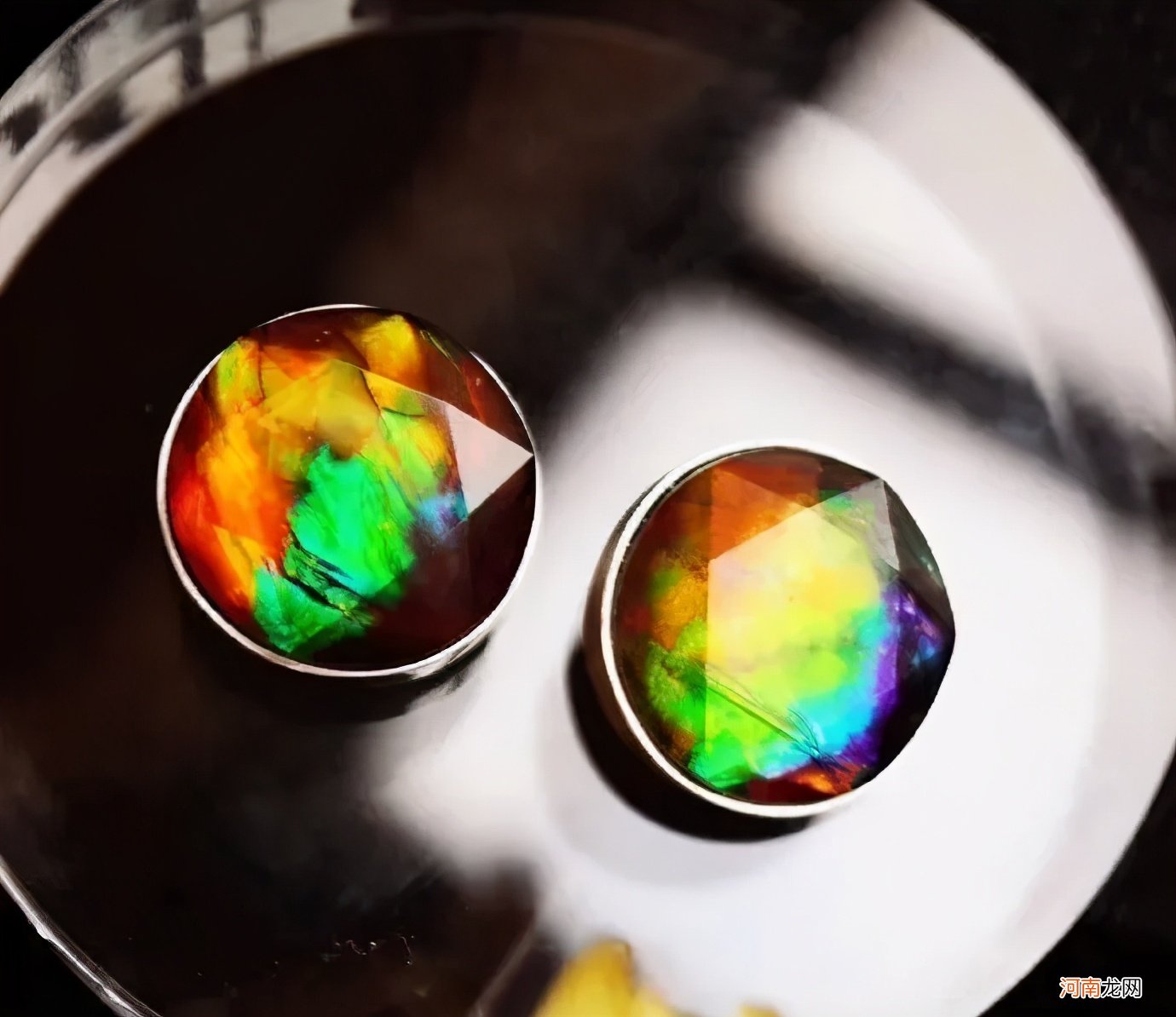 年轻又古老的斑彩石 斑彩宝石没有价值