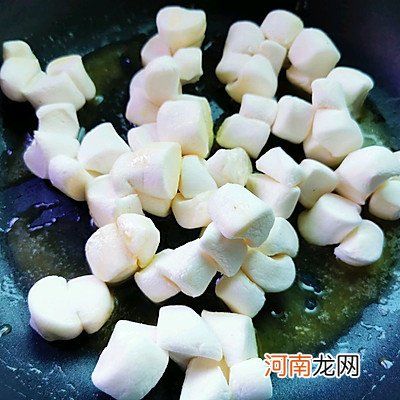 芝麻花生牛轧糖 怎么做牛扎糖