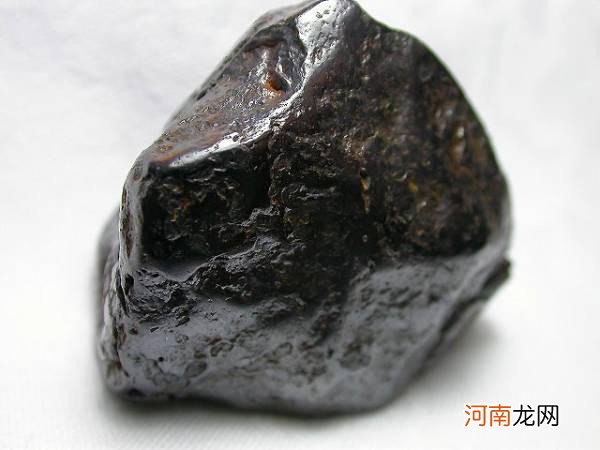 从陨石的分类来考虑陨石的价格，关于陨石的资料