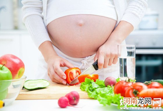 孕晚期吃什么对胎儿好 据说孕妇这样吃宝宝更聪明