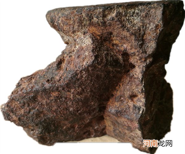 陨石的矿物学特征 哪些石头不是陨石