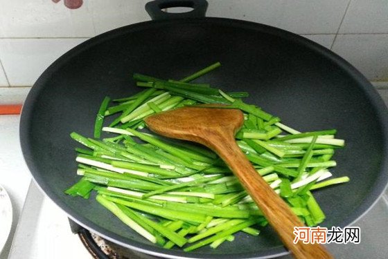 韭菜炒鸡蛋,先放韭菜还是先放鸡蛋 顺序错了就废了