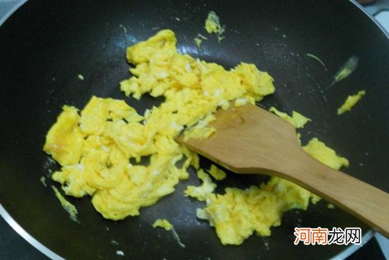 韭菜炒鸡蛋,先放韭菜还是先放鸡蛋 顺序错了就废了