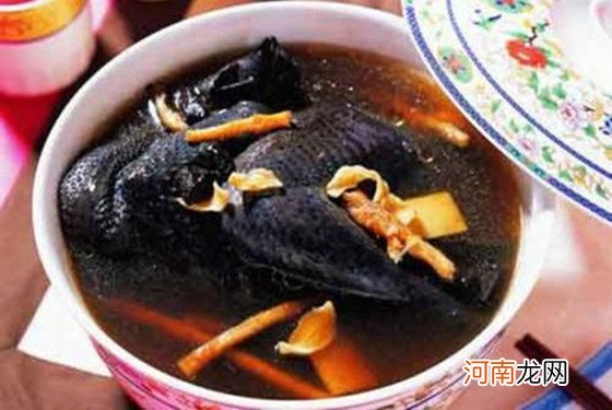 乌鸡汤的家常做法 乌鸡汤的食用价值及功效