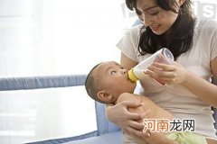 宝宝习惯母乳喂养拒绝牛奶