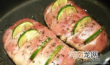 儿童食谱卷类：鸭肉卷节瓜片