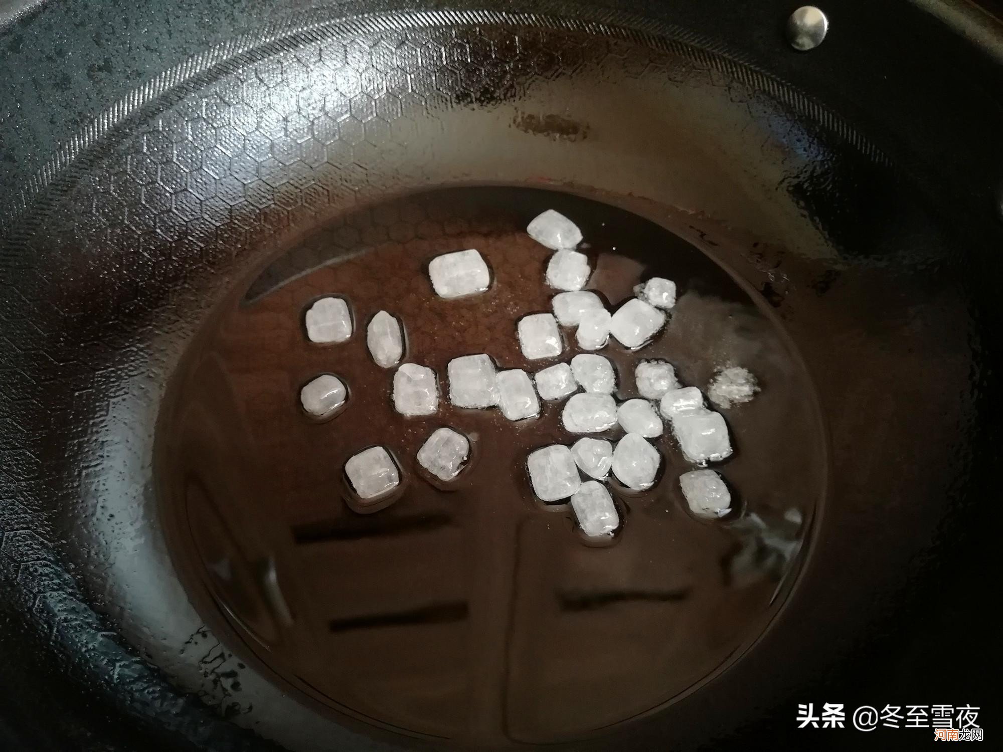 如何炒红烧菜的糖色 红烧菜要炒糖色吗？