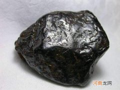 铁陨石是陨石里非常独特的一种陨石 铁陨石介绍