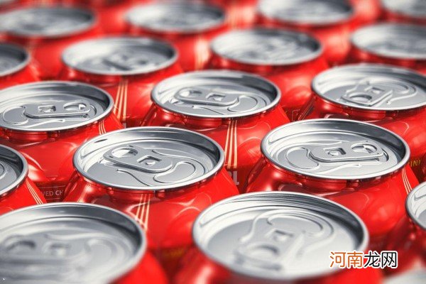 手指被可乐炸骨折 爱喝饮料的儿童更要多注意