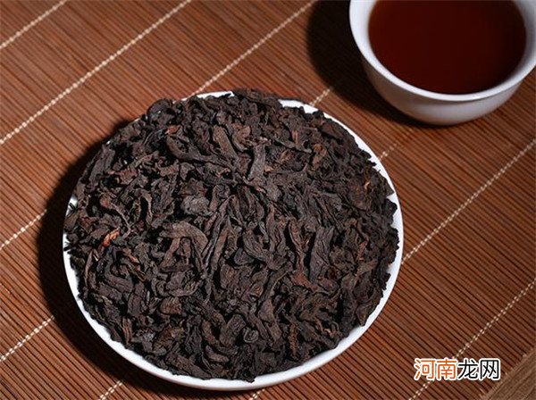 黑茶的作用和功效 黑茶抗氧化、延缓衰老，延年益寿