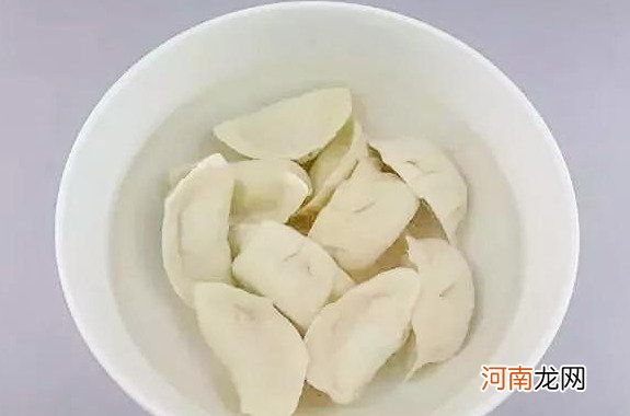 用开水或冷水 用开水或冷水煮螺丝