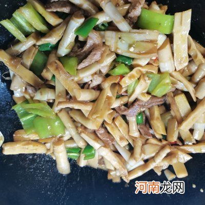 吃一次想十次的下饭菜竹笋炒蒜苗 竹笋怎么做好吃