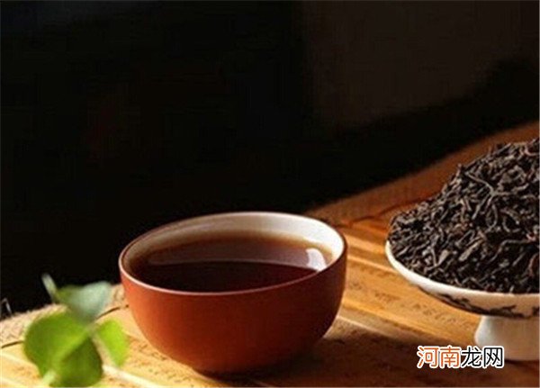 黑茶可消除黑眼圈 黑茶明目去眼袋