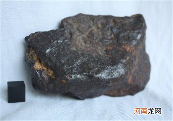陨石的熔壳特征 影响陨石熔壳有无的因素有以下几种情形