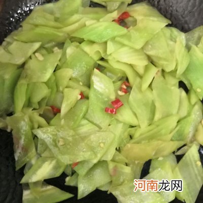 脆爽莴笋片 莴苣菜