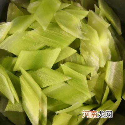 脆爽莴笋片 莴苣菜