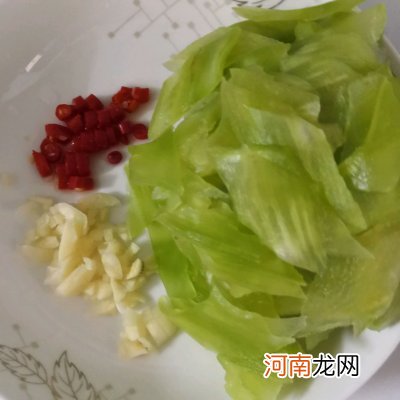 脆爽莴笋片 莴苣菜