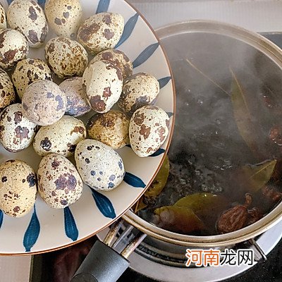 五香味鹌鹑蛋 鹌鹑蛋怎么做好吃