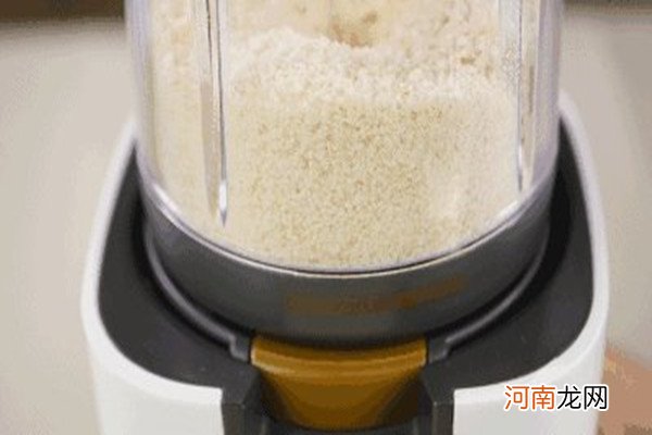 四个月宝宝可以吃米粉吗 四个月宝宝添加辅食的原则