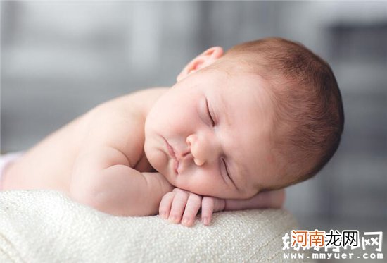妈妈想要宝宝漂亮长大 最好的方法的是睡觉