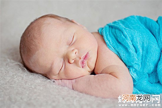 妈妈想要宝宝漂亮长大 最好的方法的是睡觉