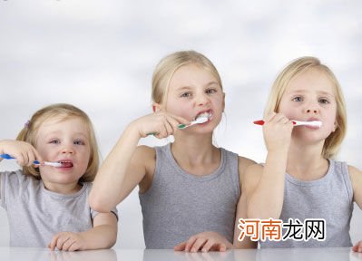 孩子自主刷牙习惯应从三岁起培养