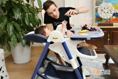 宝宝坐餐椅吃饭的利弊 希望让餐椅的使用变得顺理成章