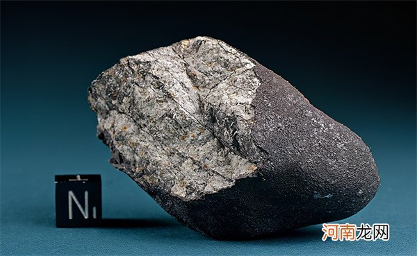 陨石熔壳的形成原因 陨石的熔壳