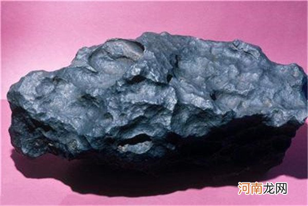 陨石熔壳的形成原因 陨石的熔壳