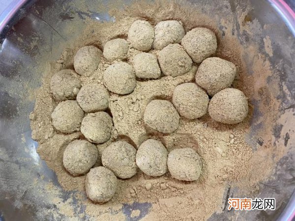 汤圆外面裹黄豆粉叫什么 汤圆为什么外面裹黄豆粉