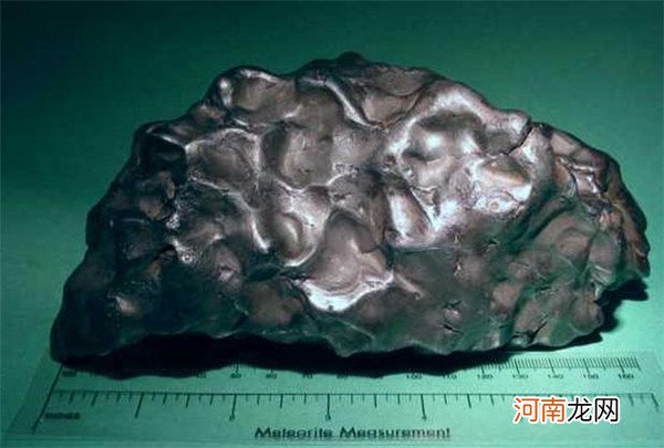 陨石鉴定方法，如何才能判断出一块石头是陨石呢？
