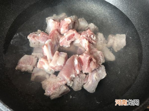 排骨不焯水直接炖可以吗 排骨不焯水能不能直接炖