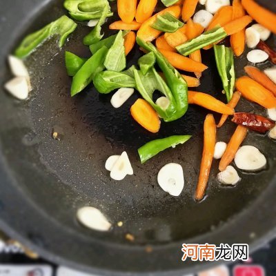 嘴馋就吃开胃下饭菜炒茄条 家常茄子怎么炒好吃又简单