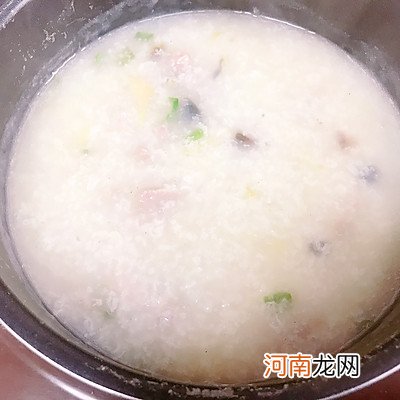 电饭煲皮蛋粥家常做法