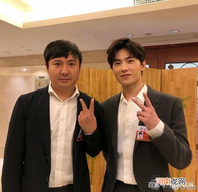 沈腾之前曾是军艺校草所有帅照 沈腾年轻时校草帅气照片惊为天人