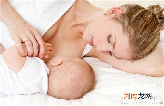 躺着喂奶让宝宝变成“地包天”家长须知这些育儿陋习