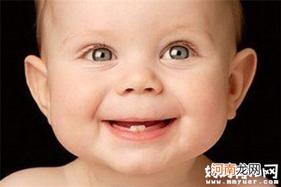 宝宝1岁不长牙到底正不正常 宝宝长牙慢跟什么有关系