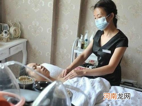 初乳被开奶师挤出来了