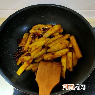 酱土豆条超级好吃 酱土豆的家常做法