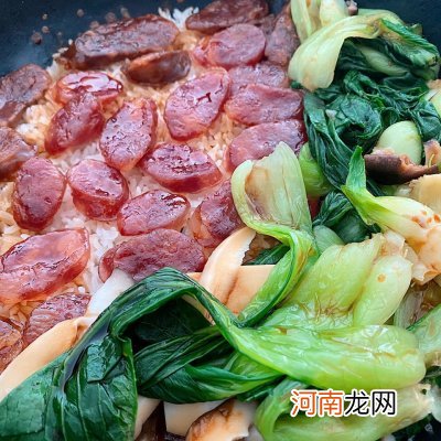 好吃倒转圈圈的腊肠煲仔饭 腊肠煲仔饭的做法窍门